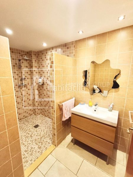 Foto 579d0587-40f8-4357-9549-bdd3bfc05287. Casa a Poble Nou Sabadell