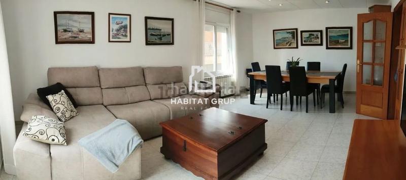 Foto 511d2f21-bd95-4cb8-96a6-0c6a29e01da5. Casa a schiera con riscaldamento in Eixample Sant Feliu de Guíxols