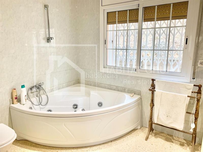 Foto 68c3a5b4-52b2-4541-9b88-7001281f3d91. Casa a Centre-Barri Vell Girona