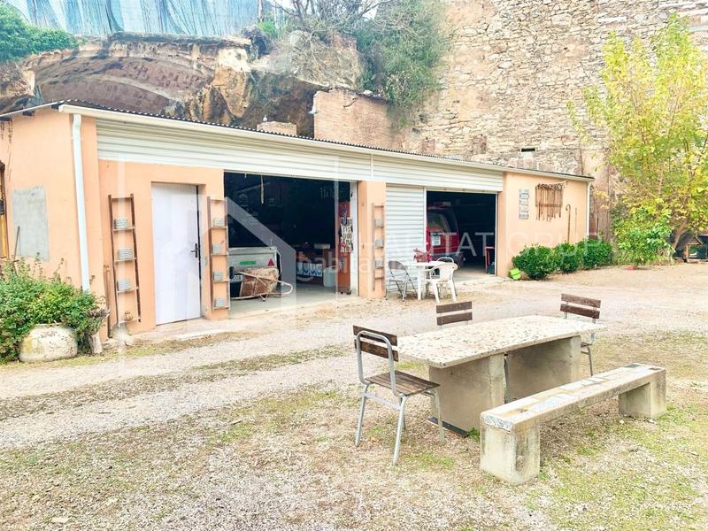 Foto eba9f6d3-e89d-419a-8dd8-b7345e1a1110. Casa a Centre-Barri Vell Girona