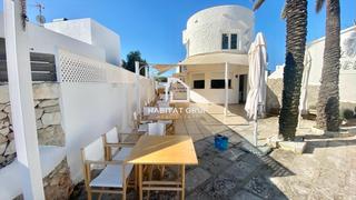 Locale commerciale in Cala en Blanes. Local en cala en blanes