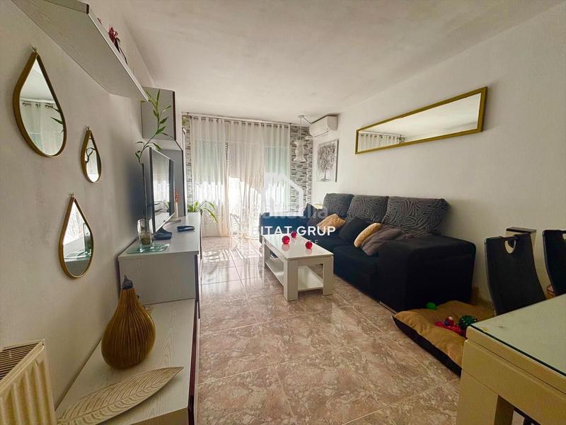 Foto ac80045c-09b8-4479-96bd-53e32b8b8103. Flat with heating in Centre Salt