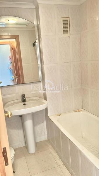 Foto 2514e81f-b40d-4f93-bb59-6280e2d26112. Estudi amb piscina a Ampolla (L´)