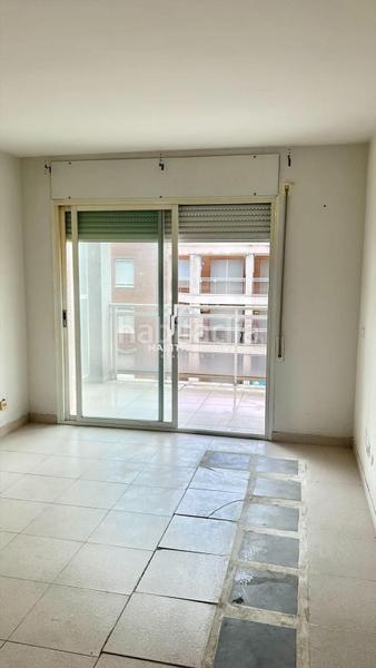 Foto 33be5553-9a58-4784-b25d-8f3b84a756d1. Estudi amb piscina a Ampolla (L´)