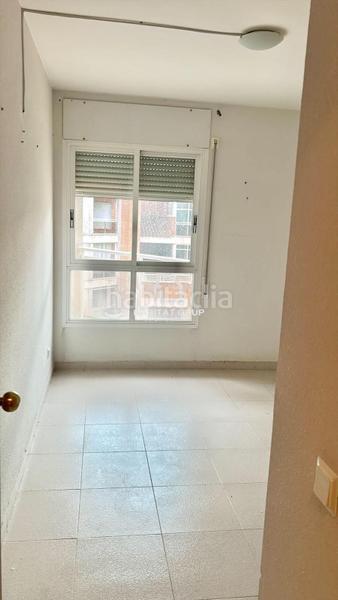 Foto 807e7069-7783-40b6-8efb-815768c32b2e. Estudi amb piscina a Ampolla (L´)