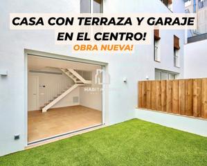 Maison jumelée à Nucli Antic. Casa adosada obra nueva en lescala