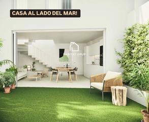 Casa adossada a Nucli Antic. Casa adosada obra nueva en lescala