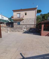 Casa a Aiguaviva Parc. Casa en vidreres