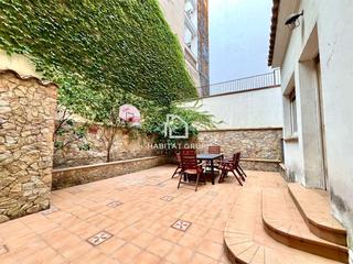 Pis a Centre-Barri Vell. Piso en girona