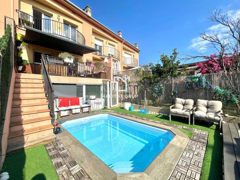 Foto 1b4de98c-cc00-44a6-a497-787d63bc321d. Reihenhaus mit heizung pool in Quart