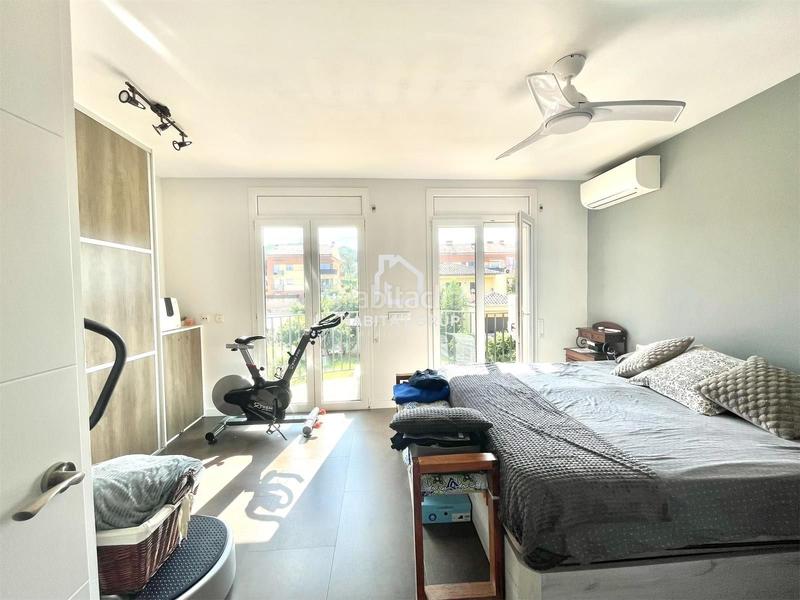 Foto 7ed06aa7-be40-458f-8e63-53b18d1332fe. Reihenhaus mit heizung pool in Quart