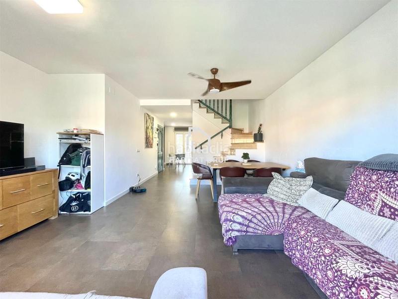 Foto a1e04306-953f-474d-a14d-fdf34c3efb9d. Reihenhaus mit heizung pool in Quart