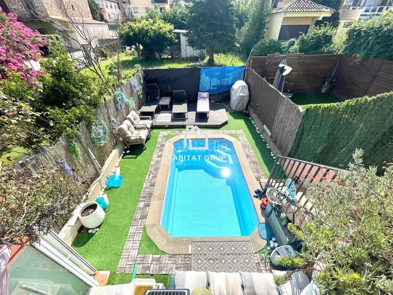 Foto d00c29fc-104a-4540-b684-4f71cc35ac23. Reihenhaus mit heizung pool in Quart