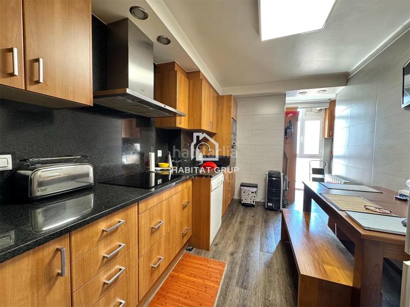 Foto c775721c-d129-490e-b274-6546a8de3bcc. Piso  en Eixample Sud-Migdia Girona