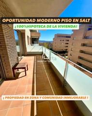 Etagenwohnung in Barri dels Escriptors. Piso en salt