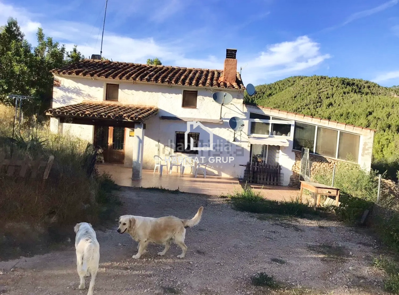 Foto a4f0950f-a1ad-406d-b72c-f67b1d579989. Casa a Catllar (El)