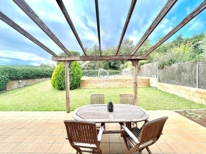 Foto 16b0a739-c66a-4c3b-9af3-bb6c4e171cda. Haus mit heizung pool in Palol de Revardit