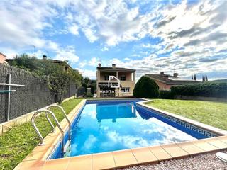 Casa in Palol de Revardit. Chalet con piscina al lado de girona!