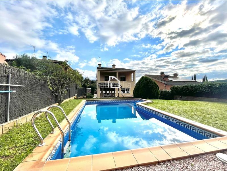 Foto f741fcf1-f10d-4cbf-b853-b05a4d1bb410. Haus mit heizung pool in Palol de Revardit