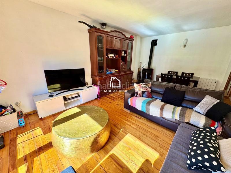 Foto 17fdb242-4ab8-4dd4-b881-721966280530. Etagenwohnung mit heizung in Montellà i Martinet