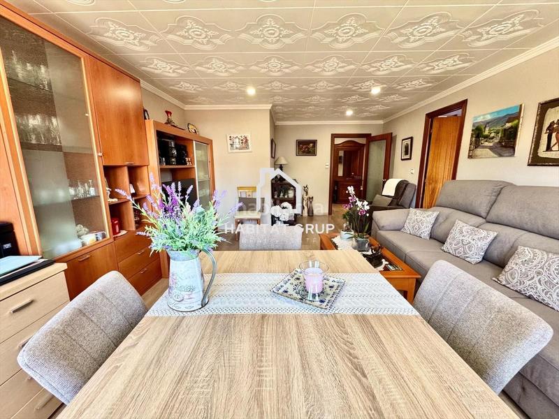 Foto 378f0ef7-769e-43cb-baec-d264eefd0bfb. Flat with heating in Puigcerdà