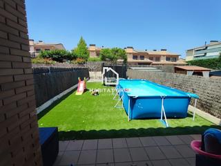 Maison jumelée à Sils. Casa adosada en sils