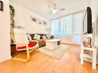 Flat in Palau. Piso en girona