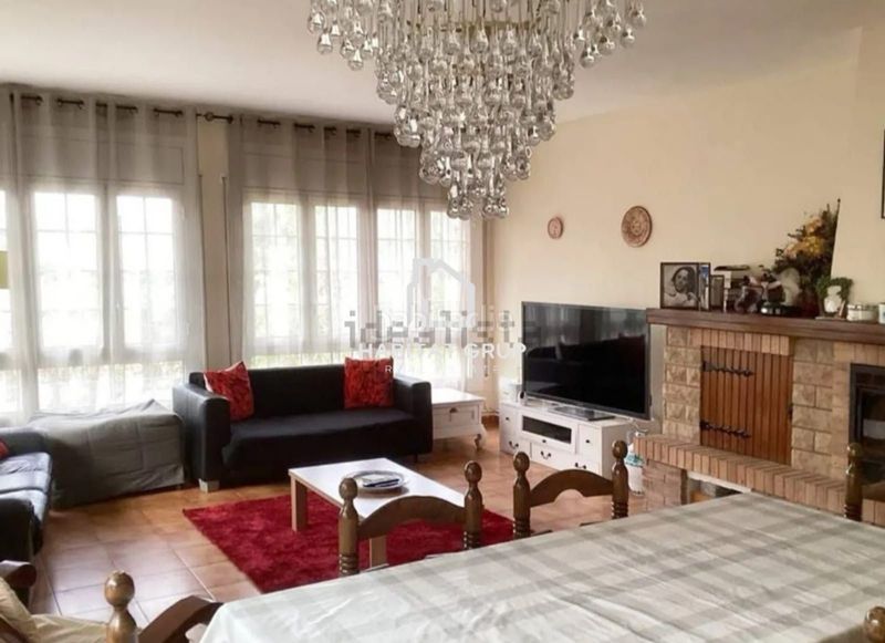 Foto f57dadf6-0355-4649-863c-9557114cfe88. Casa amb calefacció piscina a Aiguaviva Parc Vidreres