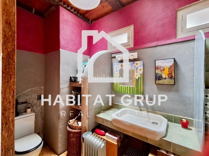 Foto ca6e4057-d975-4411-9590-0e8d25de5da8. Casa amb calefacció a Olot