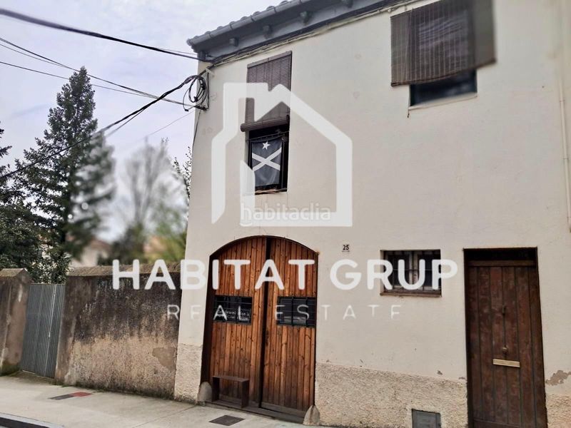 Foto d6bc5657-4458-41d6-8241-53d78ee23316. Casa amb calefacció a Olot