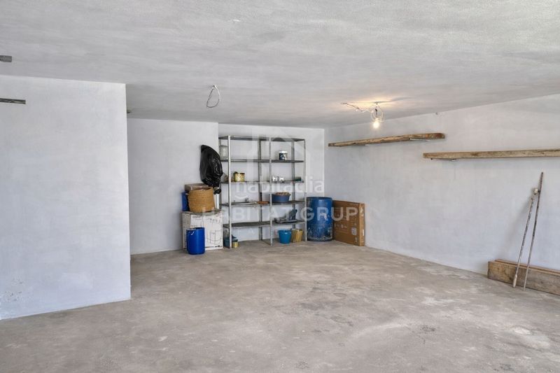 Foto 11c40c93-107e-42bc-90f9-63bdf09c2da1. Aparcament cotxe a Es Castell Es Castell