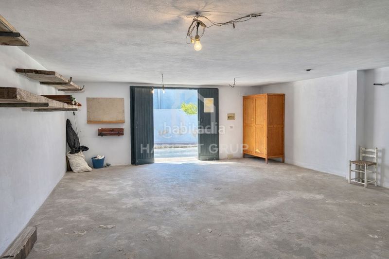 Foto c51588d1-a933-4e33-8070-896a35752b01. Aparcament cotxe a Es Castell Es Castell