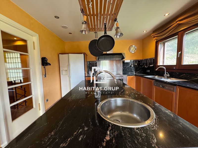 Foto 2c1e223d-deb5-460c-8ecb-39b8027a2240. Casa amb calefacció a Bescanó