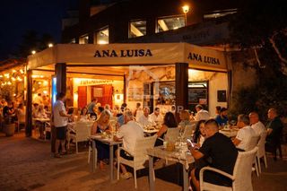 Geschäftsraum in Es Castell. Restaurante en es castell