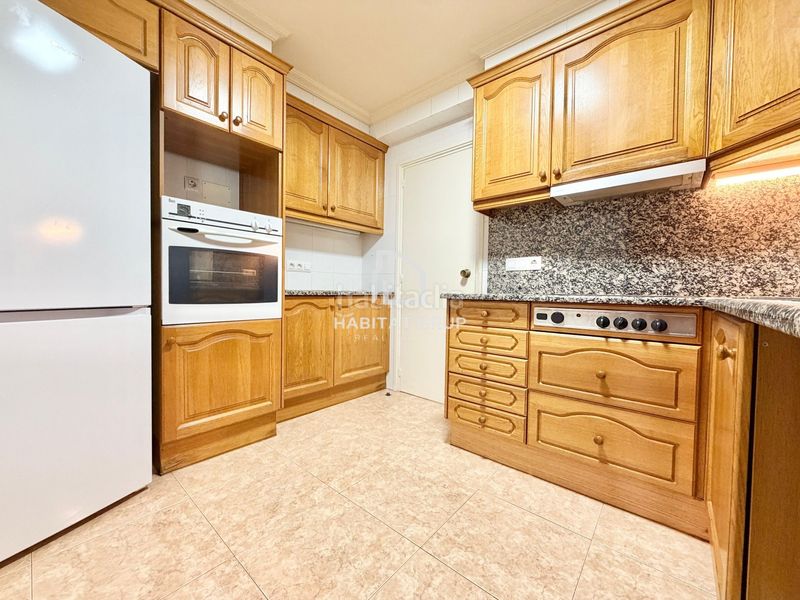 Foto 15e34e30-efe2-4f4e-90b2-f6b960c7bf9d. Pis amb calefacció a Eixample Sud-Migdia Girona