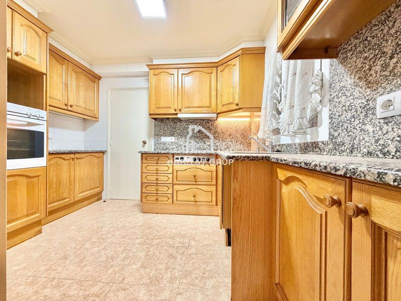 Foto 16023811-9061-4510-a939-8cd21a3b3b69. Pis amb calefacció a Eixample Sud-Migdia Girona