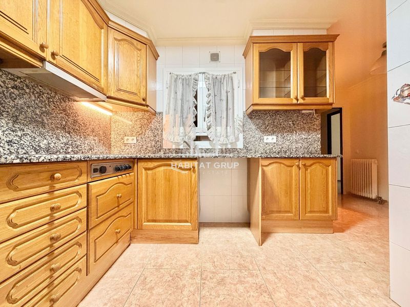 Foto 580b8e71-26f5-4e79-a6dc-7c8bcf1a8baf. Pis amb calefacció a Eixample Sud-Migdia Girona