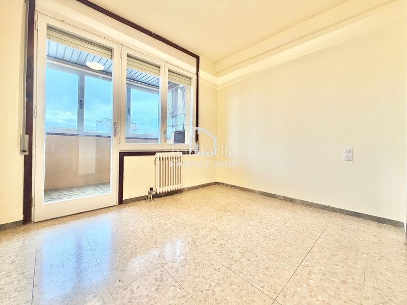 Foto 8f8a6f98-68e9-4b72-a7ab-39c87d333189. Pis amb calefacció a Eixample Sud-Migdia Girona