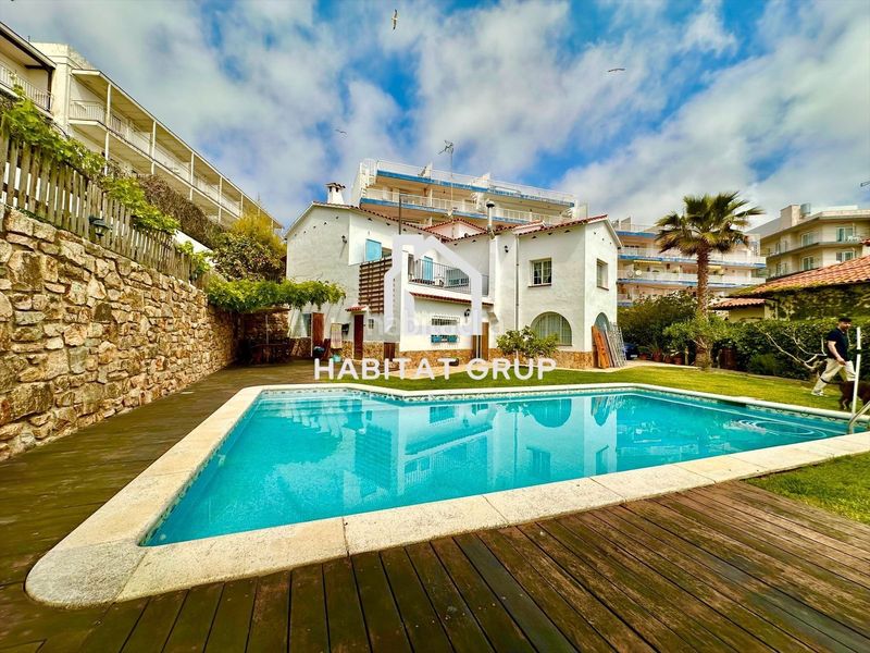 Foto 8252c2d3-c8c3-43aa-829b-5284eedb18ce. Casa amb calefacció piscina a Centre Lloret de Mar