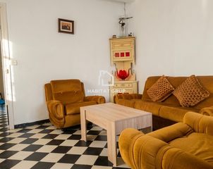 Appartement à Anglès. Amplio piso de 5 hab. con terraza de 20m y 2 trasteros en anglès