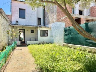 Casa adossada a Manlleu. Casa en manlleu