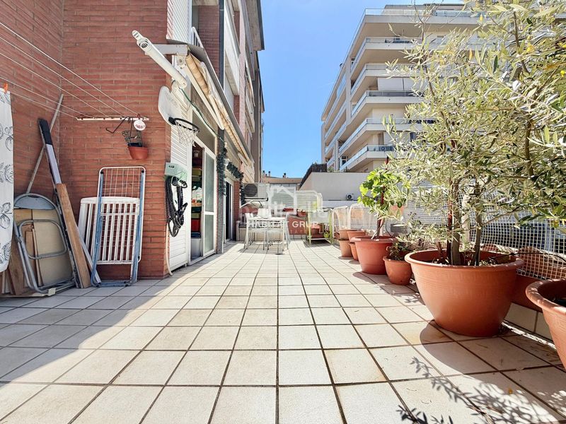 Foto fe7d9c84-75a1-4964-8518-5621512cbdb7. Pis amb calefacció a Eixample Sud-Migdia Girona