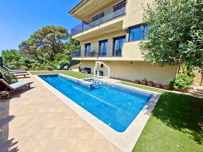 Foto 54ea98b6-4cba-4f0c-a50f-fb1ff179e505. Casa amb calefacció piscina a Canyelles Lloret de Mar