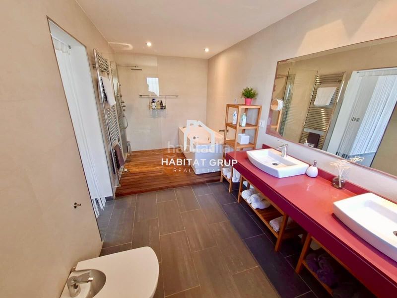 Foto c41f0f60-4784-4cc5-8695-37d6cd0c773f. Casa amb calefacció piscina a Canyelles Lloret de Mar