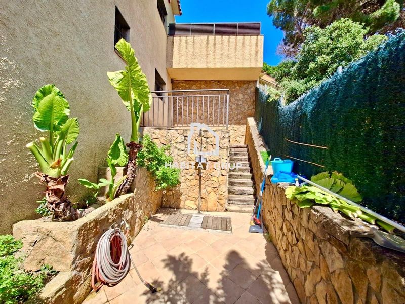 Foto e55acb9b-6a5d-43ce-82e9-cec462c97ba5. Casa amb calefacció piscina a Canyelles Lloret de Mar