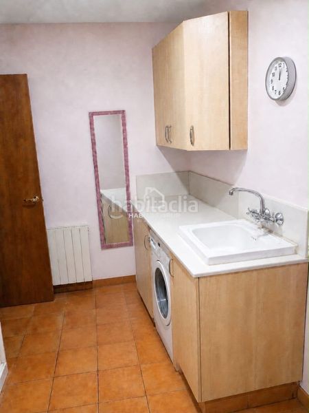 Foto 241399e3-e73b-4580-9145-d48f0bdf9e41. Casa amb calefacció a Santpedor