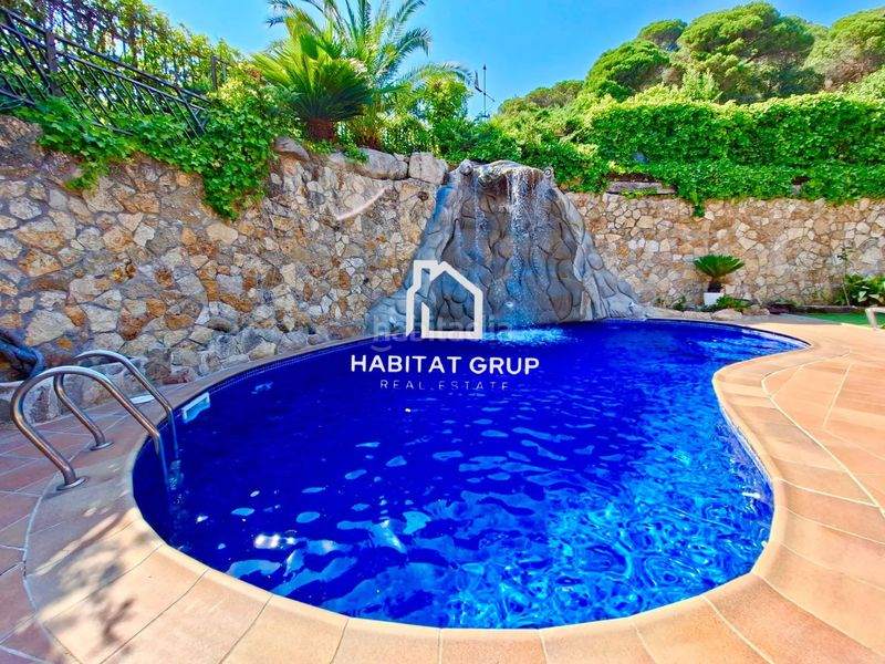 Foto ff4acd12-a151-4bab-aa74-75159e916483. Casa amb calefacció piscina a Canyelles Lloret de Mar