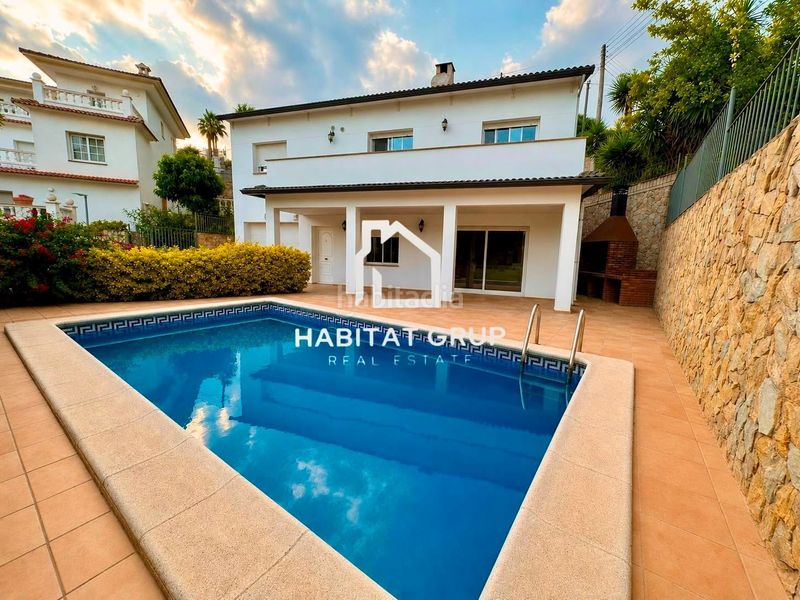 Foto 8d17dd48-73df-473a-8327-21b08cc9f44a. Casa amb calefacció piscina a Canyelles Lloret de Mar