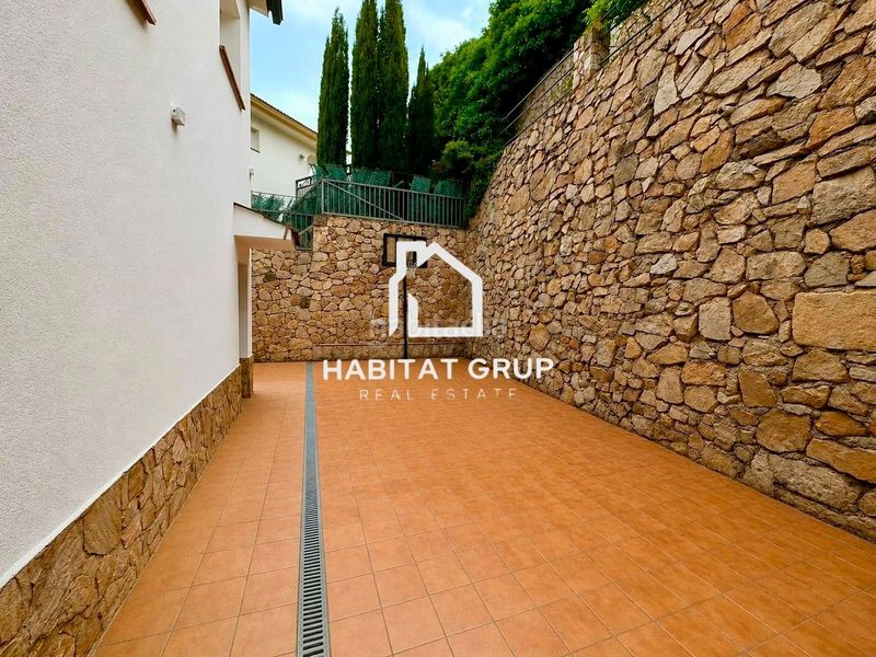 Foto ce266d64-491f-46e9-b40e-85f75e0623b2. Casa amb calefacció piscina a Canyelles Lloret de Mar