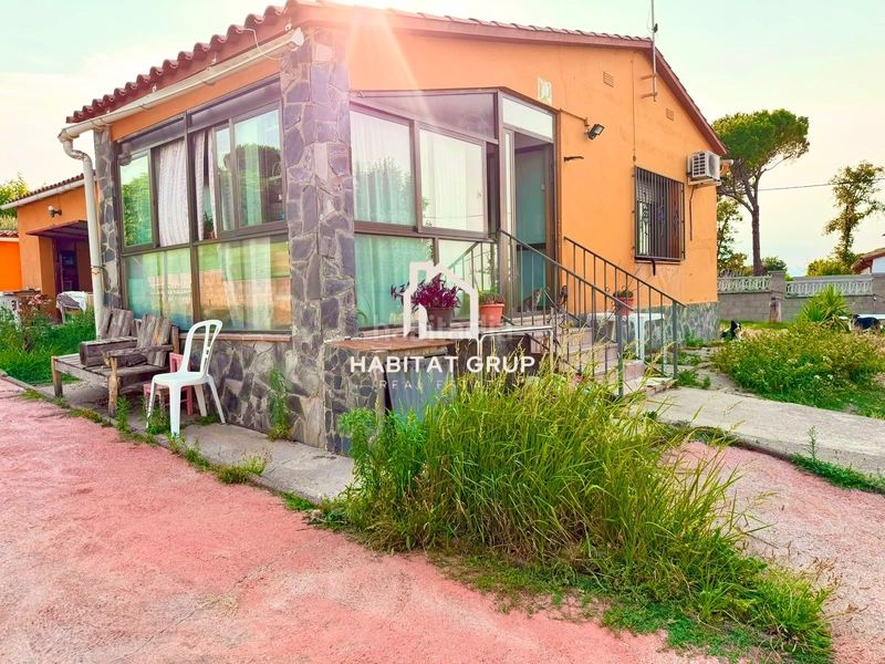 Foto e430dc2c-f112-469f-96b8-f03f0785f28e. Casa amb calefacció a Caldes de Malavella